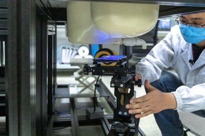 榮耀工廠一線(xiàn)揭秘 與華為共用生產(chǎn)車(chē)間及供應(yīng)鏈體系，深入解析穿戴設(shè)備技術(shù)開(kāi)發(fā)